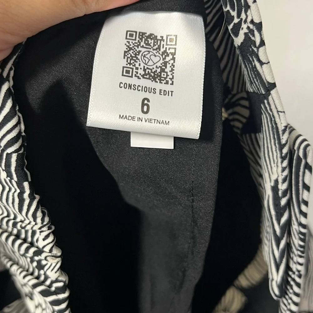 Express Stylist Super High Waisted Pleated Wide Leg Pant Floral Pant size 6 - Picture 7 of 11